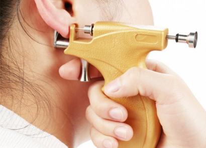 Öronhåltagning - fördelar och skador