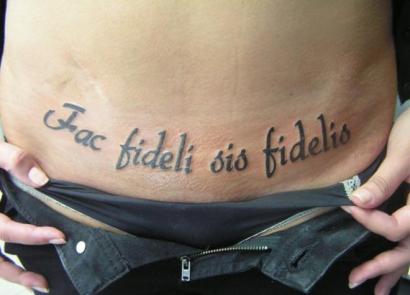 Tetoválások fordítással: a legjobb vázlatok (fotó)